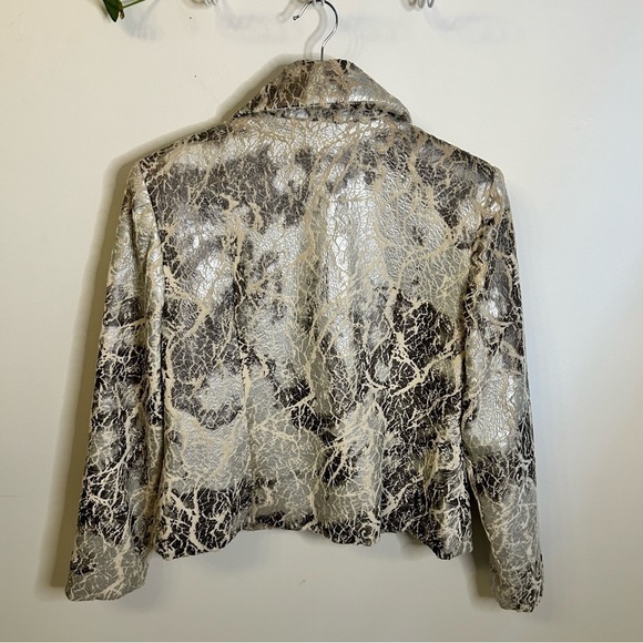 NueVa | Metallic Crackle Button Down Jacket | Silver, Cream | NWOT | Size 10 - Picture 4 of 8